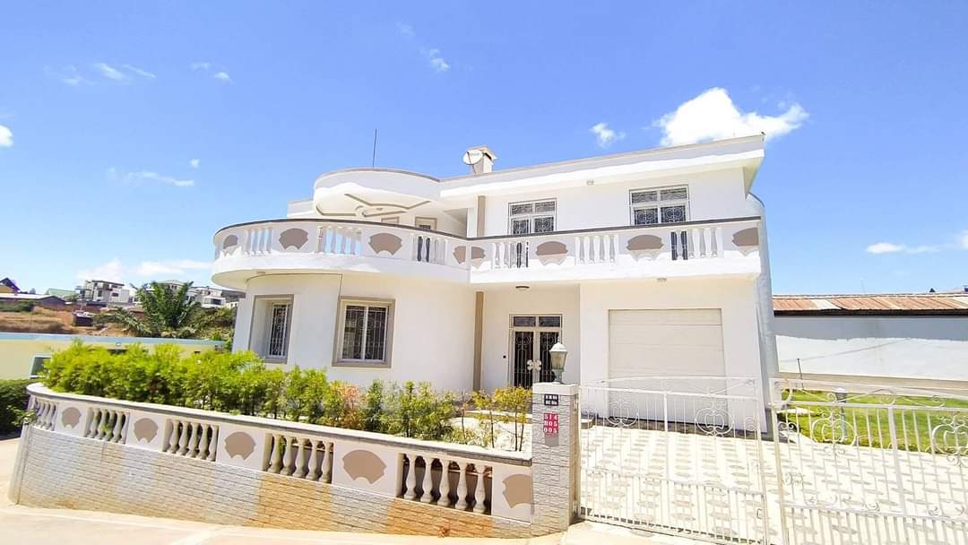 Location annuelle Maison/Villa ANTANANARIVO MADAGASCAR  