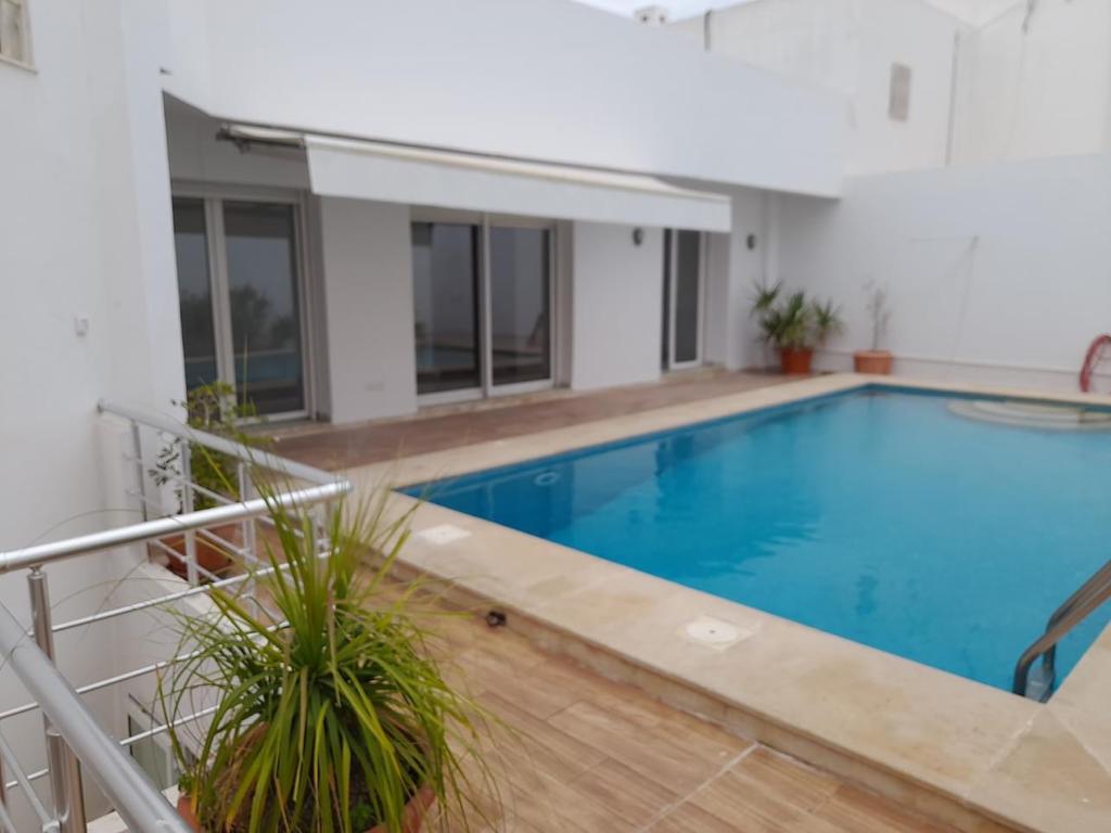 Location annuelle Maison/Villa TUNIS TUNISIE  