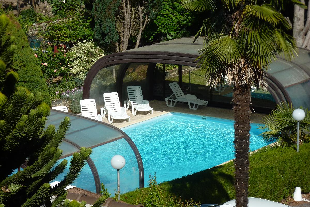 Hébergement de vacances Hôtel ENTRAYGUES SUR TRUYERE 12140 Aveyron FRANCE